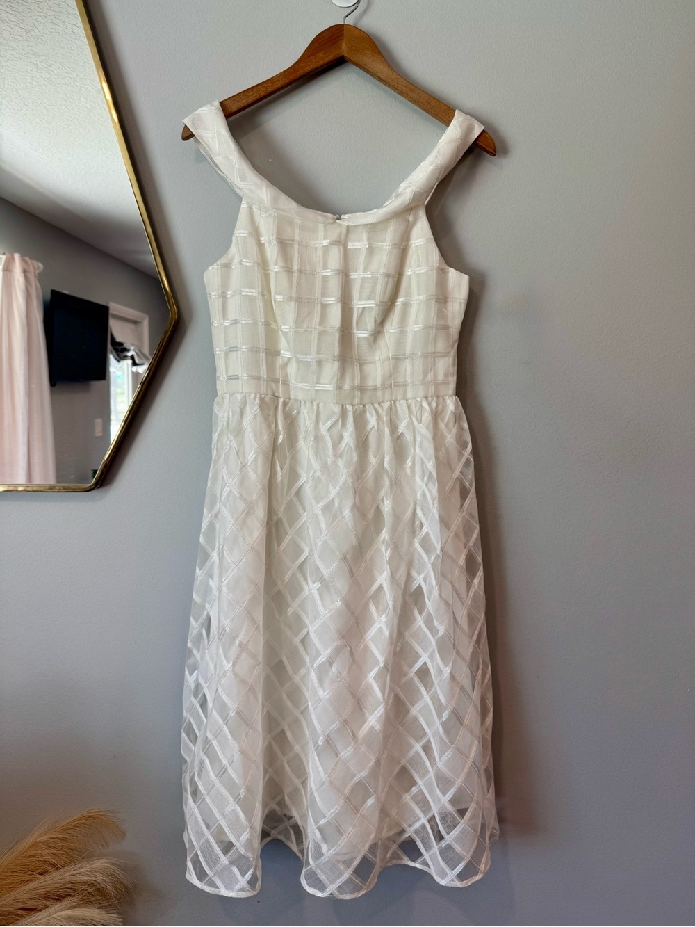 Lace & Mesh Ivory Sleeveless Midi Dress with Textured Lattice Overlay Sz M